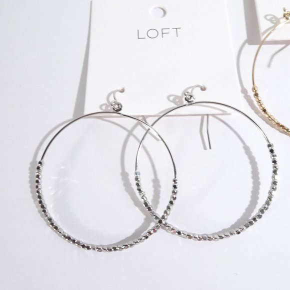 Ann Taylo LOFT Shimmer Hoop Drop Earrings NWT $24.50 Set of 2 silver and Gold - Picture 4 of 5